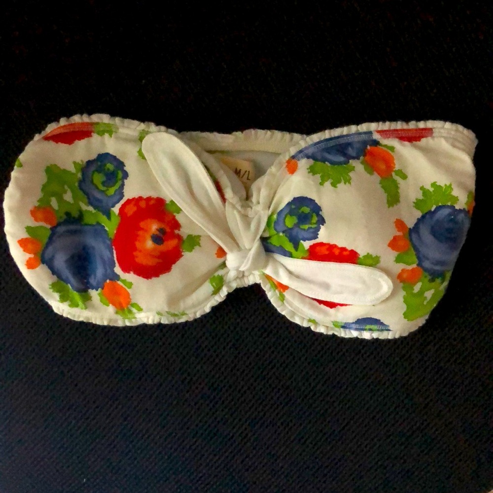 Flowered bandeau